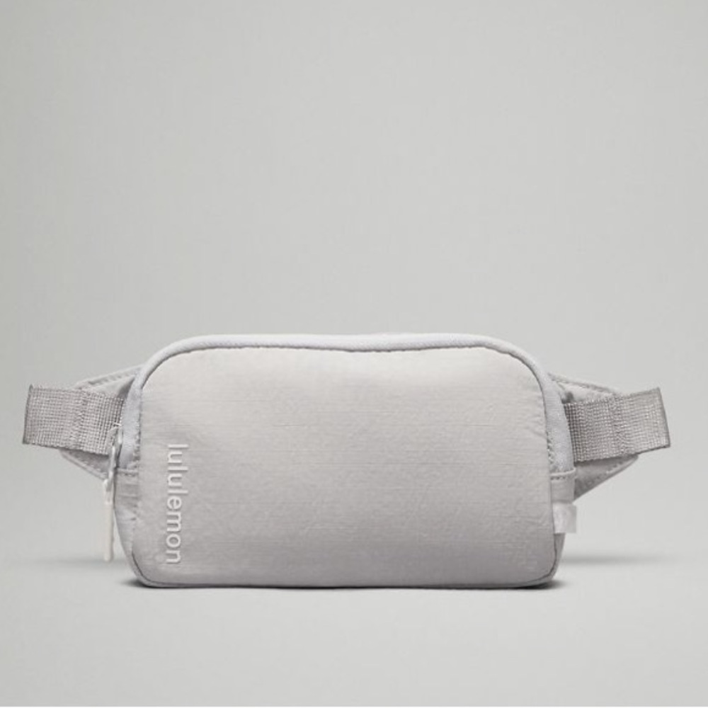 NWT LULULEMON Mini Belt Bag Silver Gray Unisex